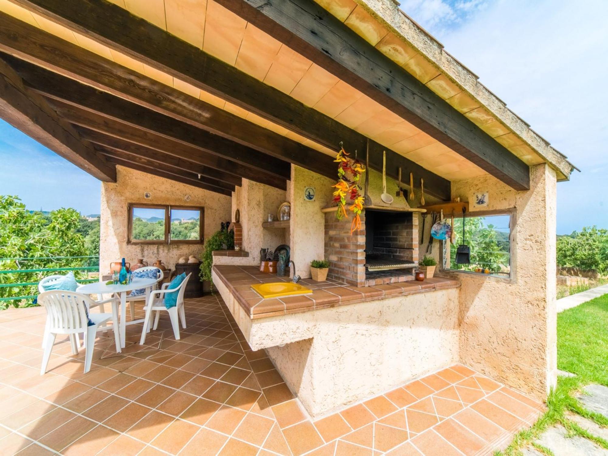 For 6 Guests, Artá